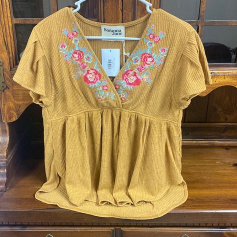 Brand New Womens Savanna Jane Blouse Size Small. From A Smoke Free And Pet Free Home. Boho Long Sleeve Top, Striped Tops Women, White Short Sleeve Blouse, White Lace Blouse, Floral Embroidered Top, Poncho Tops, Polka Dot Blouse, Boho Blouses, Cotton Blouses