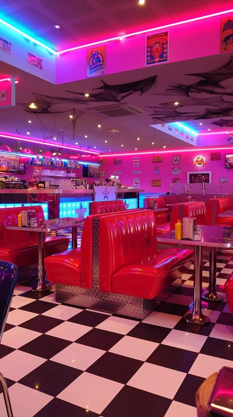 Memphis D'Épinal. Diner Aesthetic, 50s Aesthetic, Dinner Restaurant, 50s Diner, Vintage Diner, American Diner, Retro Diner, 80s Vibes, 80s Aesthetic