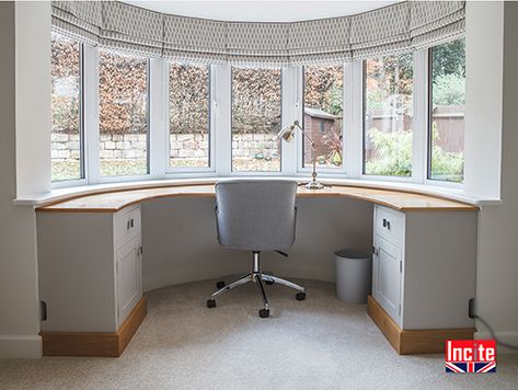 Custom Made Painted Oak Fitted Curved Desk Bay Window Desk Ideas, Window Desk Ideas, Bay Window Desk, Curved Office Desk, Grey Office Furniture, Minimalist Workspace, Bay Window Design, Simple Home Office, Office Layouts