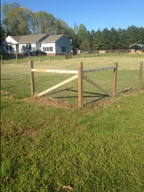 Ideas on fence corners anyone? | Page 2 | BackYardHerds.com Fence Corner Brace, Corner Fence Post Bracing, Field Fence Ideas Backyards, Field Fencing Ideas, Horse Fencing Ideas Cheap, Livestock Fence Ideas, Pasture Fence Ideas, Corner Post Fence Ideas, Cattle Fencing Ideas