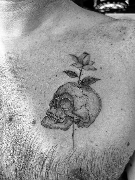 #skulltattoo #rosetattoo #finelinetattoo #inspirationtatouage Skull Fine Line Tattoo, Fine Line Black And Grey Tattoo, Fine Line Skull Tattoo, Black And Grey Tattoo, Fineline Tattoo, Fine Line Tattoo, Line Tattoo, Grey Tattoo, A Skull