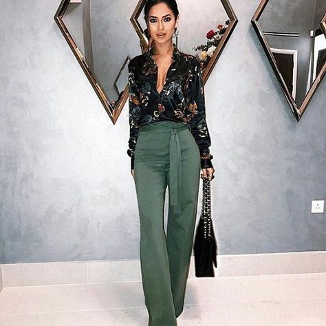 Beauty @hammasa via @perfectfashion_world Sage Green Trousers Outfit, Green Trousers Outfit, Wardrobe Clothing, Belted Trousers, Green Trousers, Jumpsuit Trousers, Fashion Tips For Women, Office Style, Wool Pants