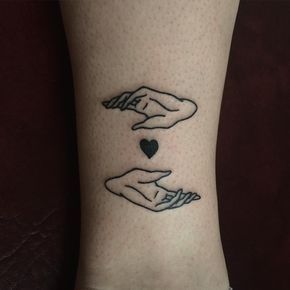 Healing hands by Cate Webb Maybe after i get my massage therapist license?? Healing Hands Tattoo, Hands Tattoo, Tattoo Mini, Tattoos Skull, Just Ink, Tattoo Videos, 1 Tattoo, Music Tattoos, Healing Hands