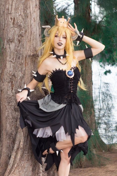 Princesa Peach Cosplay, Bowser Costume, Hot Anime Cosplay, Princess Peach Cosplay, Mario Cosplay, Peach Cosplay, Goth Outfit Ideas, Cosplay Cute, Video Game Cosplay