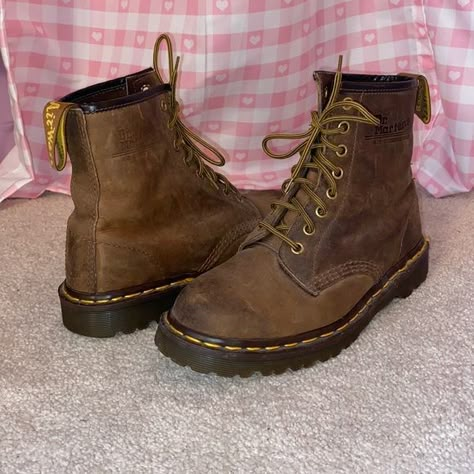 Vintage Brown Doc Martens Vintage Brown Doc Martens, Brown Docs Outfit, Brown Doc Martens Outfit, Brown Docs, Doc Outfits, Dr Martens Brown Boots, Dr Martens Bex, Brown Doc Martens, Platform Docs