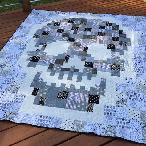 Pixel Quilt Pattern, Skull Quilt, Tshirt Quilt Pattern, Angela Walters, Tula Pink Quilt, Halloween Sewing Projects, Halloween Quilt Patterns, Pixel Quilting, Fall Quilt