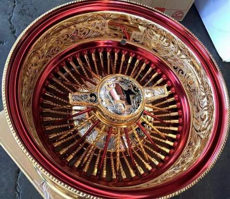 49er Rims on FLEEK! Steel Rims Ideas, Rims Design, Old School Cars With Rims, Gold Bbs Rims, 20 Inch Rims, Wire Wheels, New Car Accessories, Cool Car Accessories, Car Deco