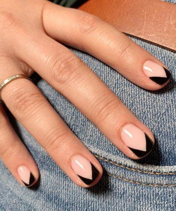 Abstract French Tips, 19 Nail Art Ideas That Are Totally Easy Enough to Do at Home - (Page 20) Nail Tip Designs, Nagellack Trends, Minimal Nails, Basic Nails, Her Nails, Black Nail, Nail Bar, Nail Art Ideas, Minimalist Nails