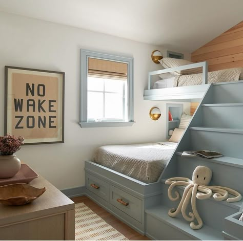 Kids Rooms Inspo, Bunk Beds Built In, Built In Bunks, Bunk Rooms, Bunk Bed Designs, Kid Rooms, Coastal Bedroom, Bunk Room, Style Deco