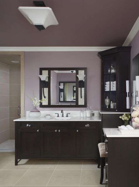 101535125 Mediterranean Style Bathroom, Lilac Walls, Purple Bathrooms, Black Vanity, Interior Modern, Dream Bathrooms, Black Cabinets, Small Decor, Bathroom Styling