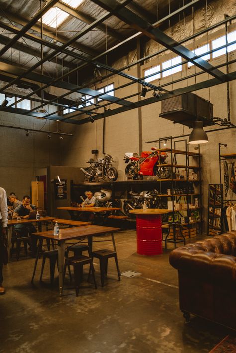 Coffee Roasting Room, Garage Interior Design, Bicycle Cafe, Coffee House Design, Garage Design Interior, Industrial Estate, Garage Style, Cafe Concept, Themed Cafes