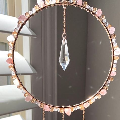 Crystal Suncatchers Diy Simple, Crystal Room Decor, Crystal Suncatchers Diy, Window Charm, Stone Wall Design, Crystal Room, Wire Diy, Dream Catcher Diy, Rainbow Maker