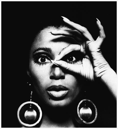 Donyale Luna with Earrings, 1966 Photo by Charlotte March b Ann Peebles, Donyale Luna, Colleen Corby, Pattie Boyd, Jean Shrimpton, African American Fashion, Photographie Portrait Inspiration, Vintage Black Glamour, Peter Lindbergh