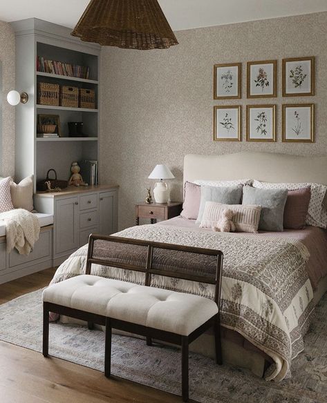 A sweet kids space by @jamesmayhomes. The soft shades and subtle patterns make the room feel so darling Daybed Guest Room, Transitional Interior Design Style, James May Homes, Space Girls, Mcgee And Co, Shared Girls Bedroom, James May, Big Kids Room, Nursery Room Design