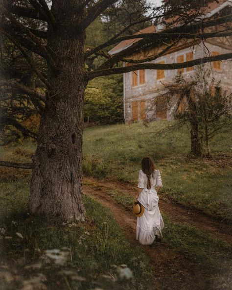 1800s Aesthetic, Fantasy Magic, Cottage Core Aesthetic, Cottagecore Aesthetic, Foto Ideas Instagram, Fantasy Aesthetic, + Core + Aesthetic, Anne Of Green Gables, Green Gables