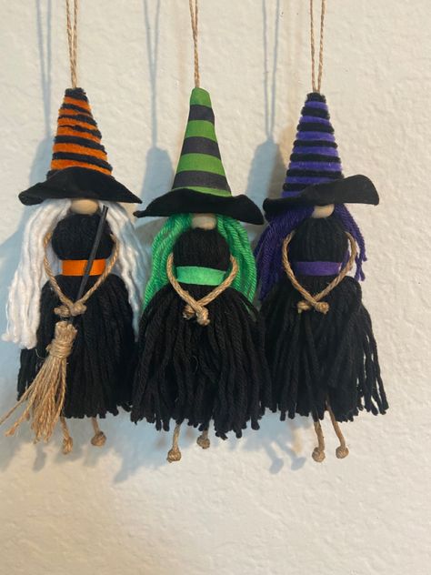 4h Project Ideas For Fair, Yarn Gnomes, Yarn Halloween, Halloween Yarn, Glass Spider, Dolls Handmade Diy, Spooky October, Dekorasi Halloween, Bricolage Halloween