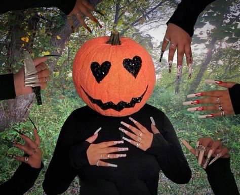 Long Halloween acrylic nail ideas. Nails Photoshoot, Pumpkin Head Photoshoot, Head Photoshoot, Pumpkin Heads, Halloween Photoshoot, Pumpkin Head, Halloween Nail, Halloween Nails, Costume Ideas