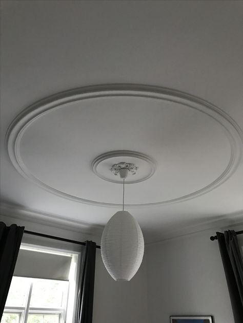 Modern Ceiling Medallions, Plaster Ceiling Rose, Teen Bedroom Makeover, Pop Design For Roof, Ceiling Classic, Home Bedroom Design, Pop Ceiling Design, House Ceiling Design, Classic House Exterior