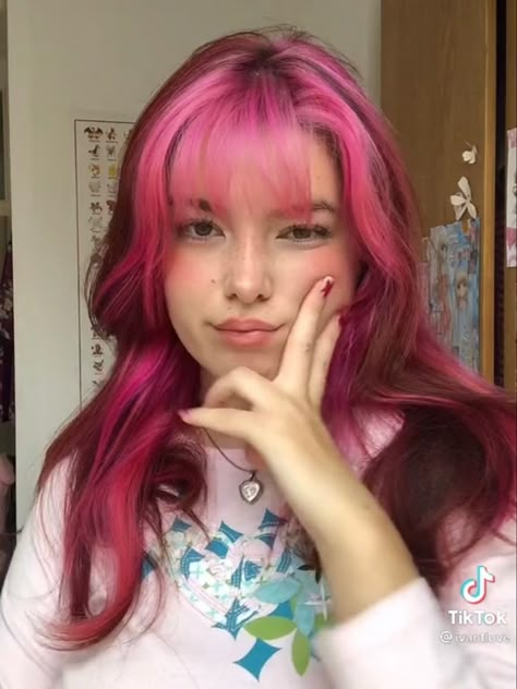 Pink Hair Streaks With Bangs, Pink Hair With Red Highlights, Cherry Red Hair With Pink Highlights, Dark Pink And Light Pink Hair, Brown Hair With Pink Bangs, Dark Red Pink Hair, Two Tone Red Hair Color Ideas, Pink Bangs Brown Hair, Cool Toned Pink Hair