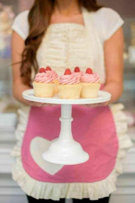 Bakers Photoshoot Ideas, Baker Photoshoot, Baking Branding, Bakery Photoshoot, Baking Photoshoot, Valentines Bakery, Baking Photos, Bakery Photos, Cupcake Photography