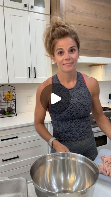 Tara Woodcox on Instagram: "This is actually one of the recipes in my meal prep library! It’s amazing! If recipes are something you struggle with while trying to lose weight or even maintain… now’s your time to join us! If you use code ‘BUNDLE1’ you’ll get hundreds of my healthy recipes for literally only $1 for your first month!! 💥  #fy #fyp #foryou #foryoupage #healthy #yum #yummy #foodie #loveit #mom #moms #fatloss #dieting #delicious #woah #wow #recipe #recipes #mealprep #instadaily #instagood #explore #explorepage #healthy #health" Chicken Videos, Healthy Chicken Casserole, 10k Views, Chicken Dishes Recipes, Chicken Casserole, High Protein Recipes, Healthy Chicken, Chicken Breast Recipes, Main Meals