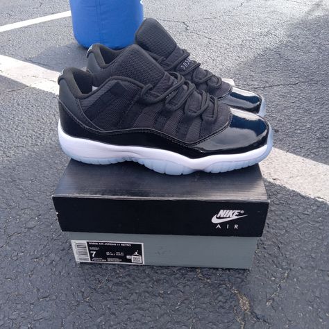 Air Jordan 11 Retro Low, Space Jam Black/Varsity Royal/White (Fv5104 - 004) New In Box Space Jam 11s Outfit Women, 11s Jordans Outfit, Black Jordan 11, Jordans 11, Jordan 11 Space Jam, Jordan 11s, Air Jordan 11 Retro Low, Pretty Sneakers, Shoes For School