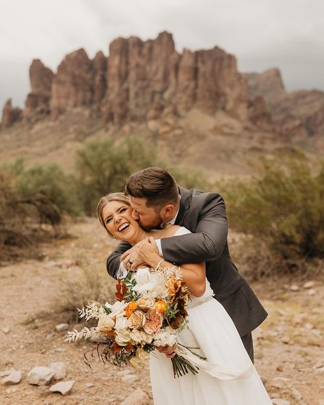 Fall wedding inspo for couples planning their Arizona desert wedding 🫶🏻 Planner: @cedarandsagewed Photog: @taylorraephotofilm #arizonawedding #azflorist #arizonaflorist #arizonaweddingphotographer #arizonaweddingplanner #azweddingphotographer #azweddingplanner #scottsdaleflorist #scottsdaleweddingplanner Arizona wedding florist creating artful upscale floral designs. Scottsdale floral designer for events and wedding. Desert Wedding Photos, Desert Wedding Ideas, Arizona Desert Wedding, Arizona Desert, Floral Designer, Desert Wedding, Arizona Wedding, Wedding Florist, Floral Designs