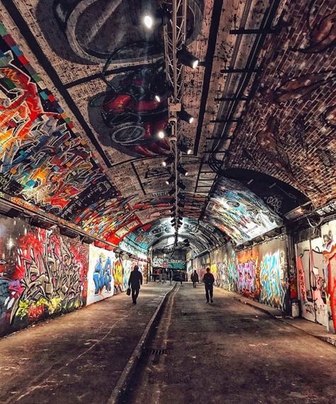 Leake Street, Graffiti Furniture, Modeling Reference, Hidden London, Perspective Photos, Underground Club, Aesthetic London, Hidden Art, Underground Tunnels