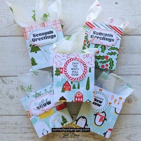 Mini Holiday Gift Bags • Sunny Day Stamping Stampin Up Gift Bags Tutorials, Stampin Up Gift Bags Ideas, How To Make A Gift Bag, Treat Containers, Holiday Gift Bags, Craft Sale Ideas, Mini Gift Bags, Christmas Craft Show, Small Treats