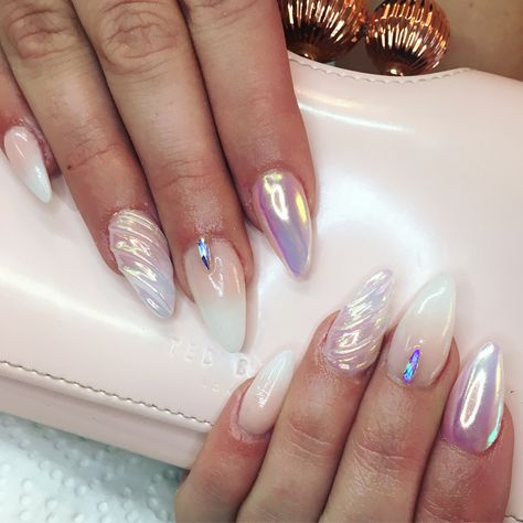 Unicorn 🦄 nails by me White Holographic Nails Almond, Opal Almond Shape Nails, White Nails With Unicorn Chrome, Unicorn Horn Nails, Unicorn Horn Aesthetic, Unicorn Aesthetic, Unicorn Nails, Aesthetic Nails, Unicorn Horn