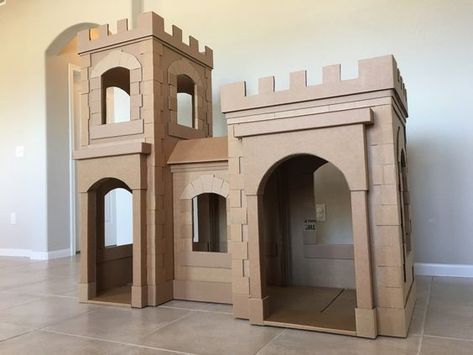 Incredible Forts to Build: An impressive castle How To Build A Fort Out Of Boxes, How To Build With Cardboard, How To Build A Castle Cardboard Boxes, How To Build A Castle, Cardboard Archway, Cardboard Box Castle, Cardboard Village, Castle Construction, Cardboard Forts