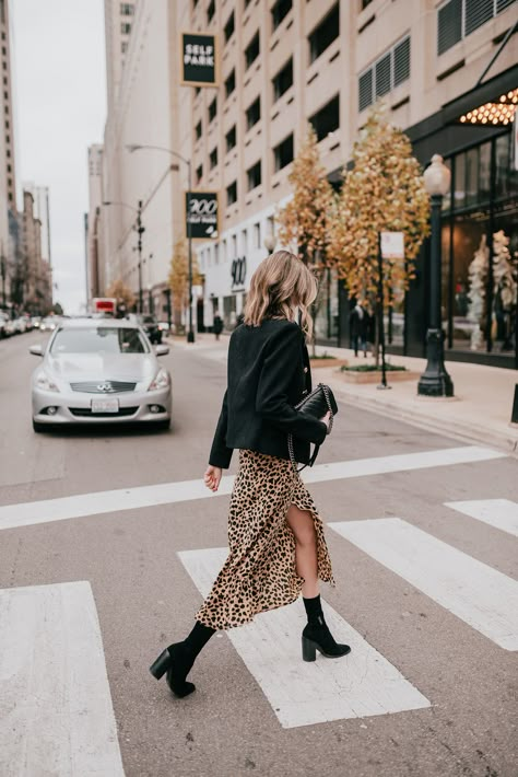 rixo london katie dress Long Skirt Outfits, Leopard Print Skirt, Mode Casual, Outfit Trends, Mode Inspo, 가을 패션, Print Skirt, Inspiration Mode, Mode Vintage