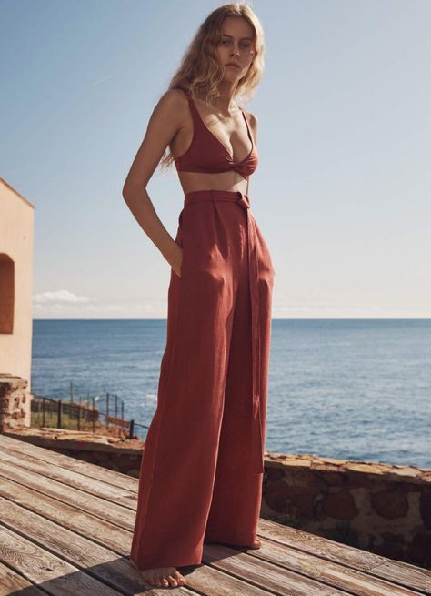 Bondi Born | Fashion Brands To Know Now: The Vogue Edit | British Vogue Matching Top And Bottom Outfit, High Waisted Linen Pants, Diy Sy, Linen Wide Leg Pants, Mode Boho, Bohol, Cooler Look, Beach Pants, Linen Pants Women