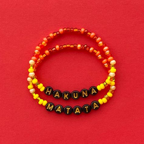 Hakuna Matata Bracelet Set Stacking Stretch Bracelets Beaded - Etsy Lion King Bracelet, Disney Friendship Bracelet Diy, Disney Friendship Bracelet Ideas, Disney Bracelet Diy, Disney Bracelet Ideas, Disney Beaded Bracelet, Baddie Bracelets, Letter Bracelet Beads Ideas, Disney Friendship Bracelet