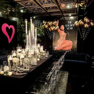 Black Tablescape, Outdoor Rehearsal Dinner, Baby Shower Venues, 75th Birthday Parties, Birthday Venues, Outdoor Baby Shower, Party Trends, 75th Birthday, Vendor Events