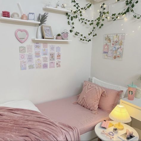 Korean Minimalist Room Pink, Room Ideas For Small Rooms Minimalist, Kids Bedroom Furniture Design, Room Ideas For Small Rooms, Dorm Room Designs, Desk Inspo, Cute Room Ideas, Cozy Room Decor, Minimalist Room