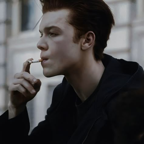 Ian Gallagher Icon, Shameless Ian, Frank Gallagher, Shameless Mickey, Shameless Mickey And Ian, Ian Shameless, Shameless Cast, Mickey Milkovich, Ian Gallagher