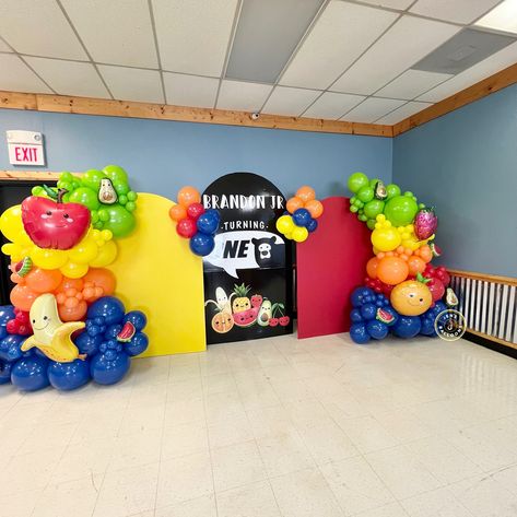 Hey Bear Sensory Birthday party . . #balloons #balloonsdecor #balloonsddcorations #balloonsart #balloonsartist #balloondesigner #columbiasc #southcarolina Hey Bear Sensory Birthday Party, Sensory Birthday Party, Hey Bear, Birthday Party Balloons, Columbia Sc, Balloon Garland, Party Balloons, B Day, South Carolina