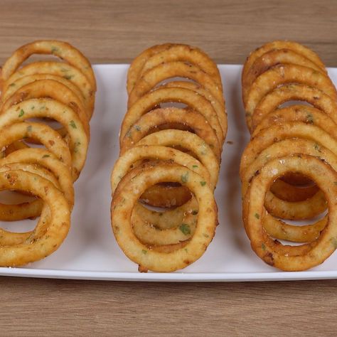 Potato Rings, Potato Snacks, Potato Recipes Side Dishes, Quick Recipes Snacks, Yummy Comfort Food, Delicious Snacks Recipes, Food Recepie, Fair Food Recipes, Potato Dishes