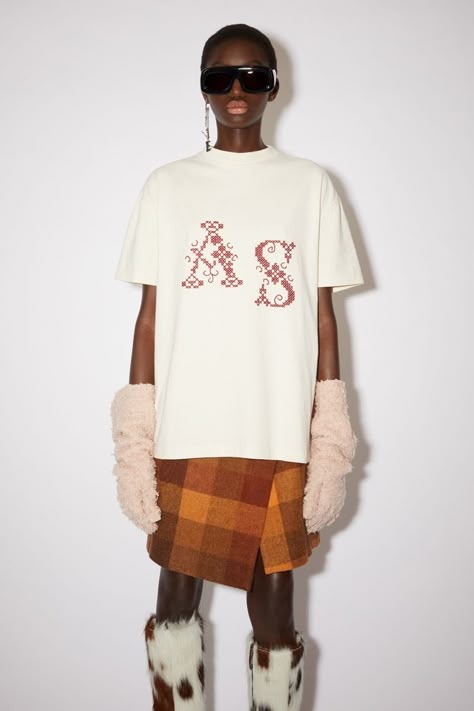 Acne Studio, Asymmetrical Skirt, Embroidered Tshirt, Embroidered Design, Cute Casual Outfits, Tshirt Dress, Tshirt Print, Sweatshirts Women, Acne Studios