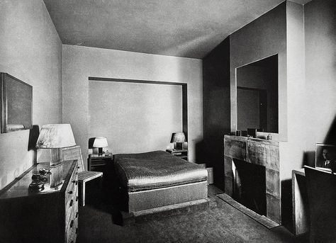 The strikingly elegant home (c. 1929) of Monsieur Von Berge, with interiors by avant-garde French decorator Jean-Michel Frank (1895-1941):… | Instagram Bedroom White Walls, Fireplace Bedroom, Art Deco Style Interior, Deco Interiors, Fire Surround, Bedroom Decor Cozy, Personal Aesthetic, Extraordinary Life, The Apartment