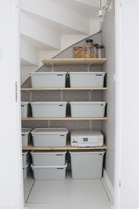 Organized Linen Closet, Under Stairs Pantry, Rustic Closet, Closet Under Stairs, تحت الدرج, Staircase Storage, Under Stairs Cupboard, Under The Stairs, Understairs Storage