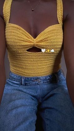 Yellow Crochet Projects, Corset Crochet Top, Crochet Summer Outfits, Crochet Top Designs, Crochet Tops Aesthetic, Yellow Crochet Top, Crochet Corset Top, Corset Crochet, Crochet Corset