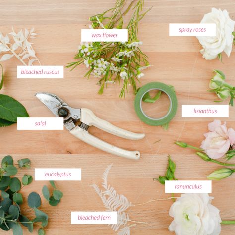 Ring Bouquet Bridesmaid Diy, Diy Floral Hoop, Affordable Flower Arrangements, Hoop Bouquet, How To Make Braids, Bouquet Alternative, Bridesmaids Bouquet, Free Wedding Printables, Wedding Crafts Diy