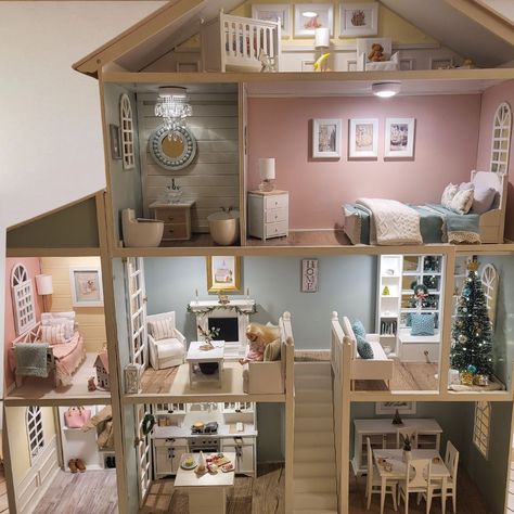 Kidkraft Dollhouse Makeover Diy, Custom Doll House, Barbie Doll House Makeover, Kidkraft Dollhouse Makeover, Doll House Makeover, Magical Nursery, Ag Doll House, Big Doll House, Dollhouse Furniture Tutorials