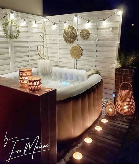 Spa Outdoor Area, Porch Ideas With Hot Tub, Jacuzzi Garden Ideas, Hot Tub Porch Decor, Hot Tub On Porch Ideas, Outdoor Hot Tub Space, Decorating Hot Tub Area, Hot Tub Styling, Hot Tub Area Decorating Ideas