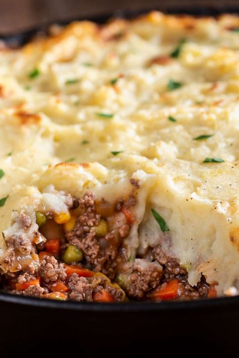 Shepherd's Pie Pioneer Woman - Table for Seven Gordon Ramsay Shepards Pie, Shepherds Pie Recipe Pioneer Woman, Shepards Pie Recipe, Beef Casseroles, Cottage Pie Recipe, Shepherd's Pie Recipe, Chicken Salads, Pioneer Woman Ree Drummond, Shepards Pie