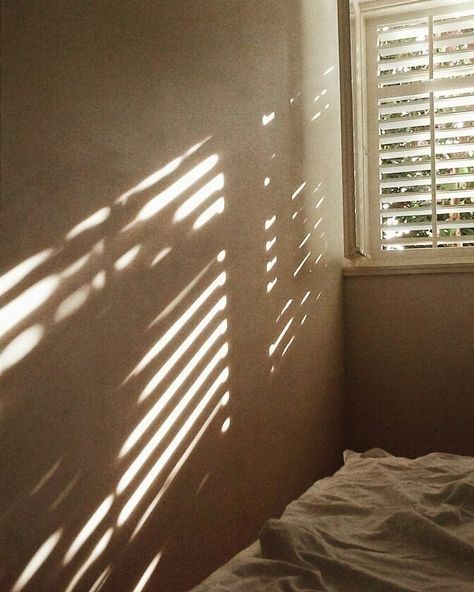 morning aesthetic  https://www.instagram.com/p/Bm813M-jS5f/ Morning Light Aesthetic, Early Morning Aesthetic, Morning Aesthetic, Light Aesthetic, Morning Light, Early Morning, The Sun, Sun, Bed