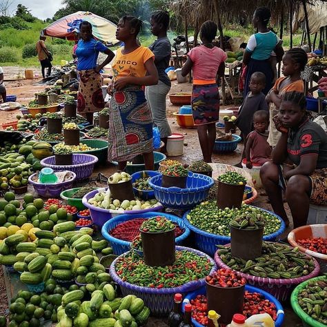 African Vegetables, Liberian Culture, St Kitts Island, Liberia Africa, Monrovia Liberia, West African Food, African Artwork, African Market, Travel Africa