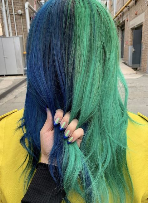 Half And Half Hair Color Ideas, Half And Half Hair Color, Half Colored Hair, Half And Half Hair, Blue Green Hair, Colorful Hairstyles, Best Hairdresser, Split Dyed Hair, Creative Hair Color